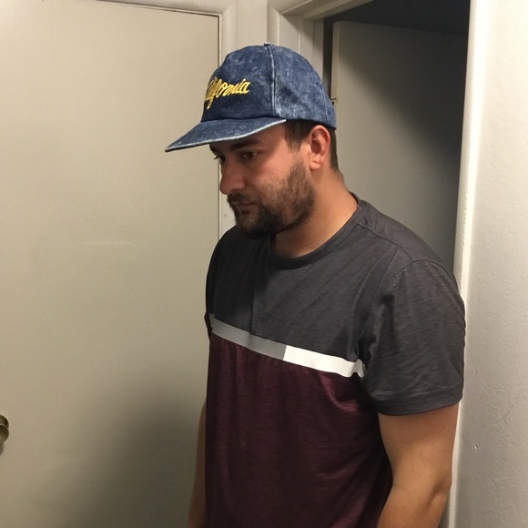 SnapBack novelty hat 🧢 - Picture 6 of 8